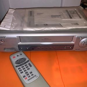 Magnavox vhs player new electronic